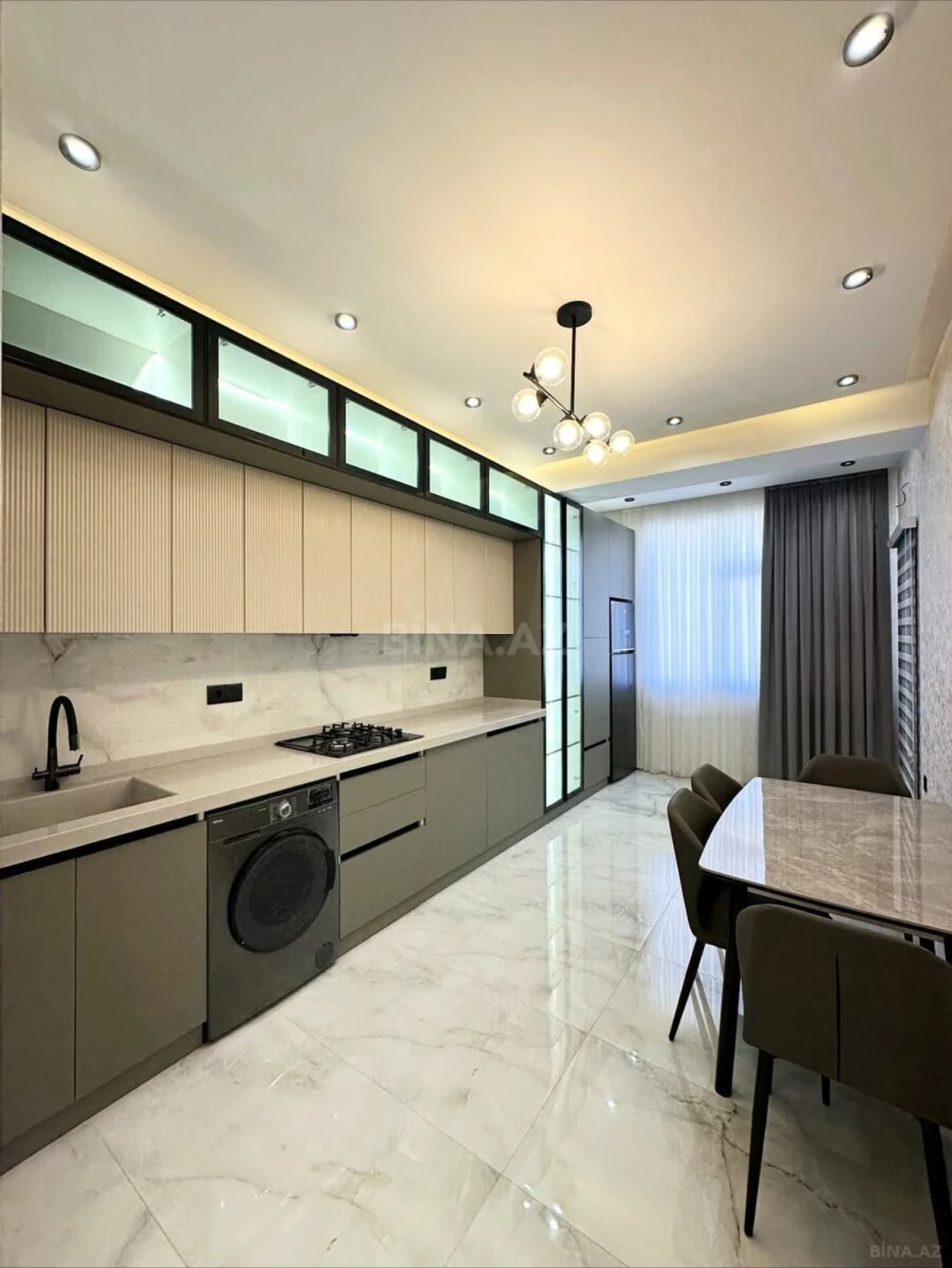 Satılır 3 otaqlı mənzil 114 m²