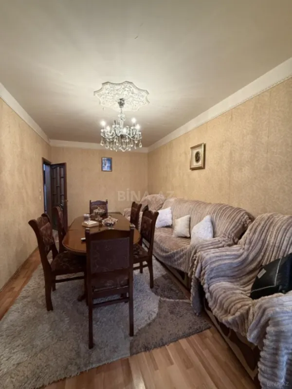 Satılır 5 otaqlı mənzil 120 m²