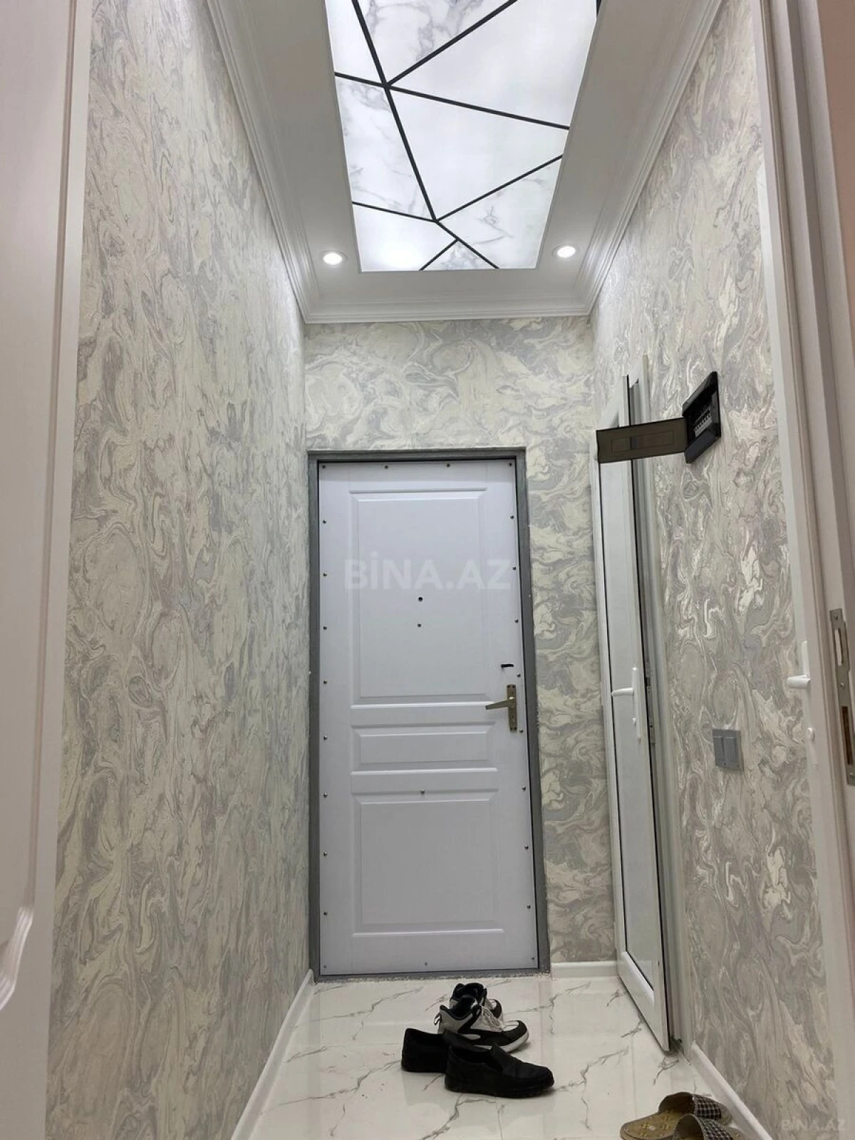 Satılır 2 otaqlı mənzil 57 m²