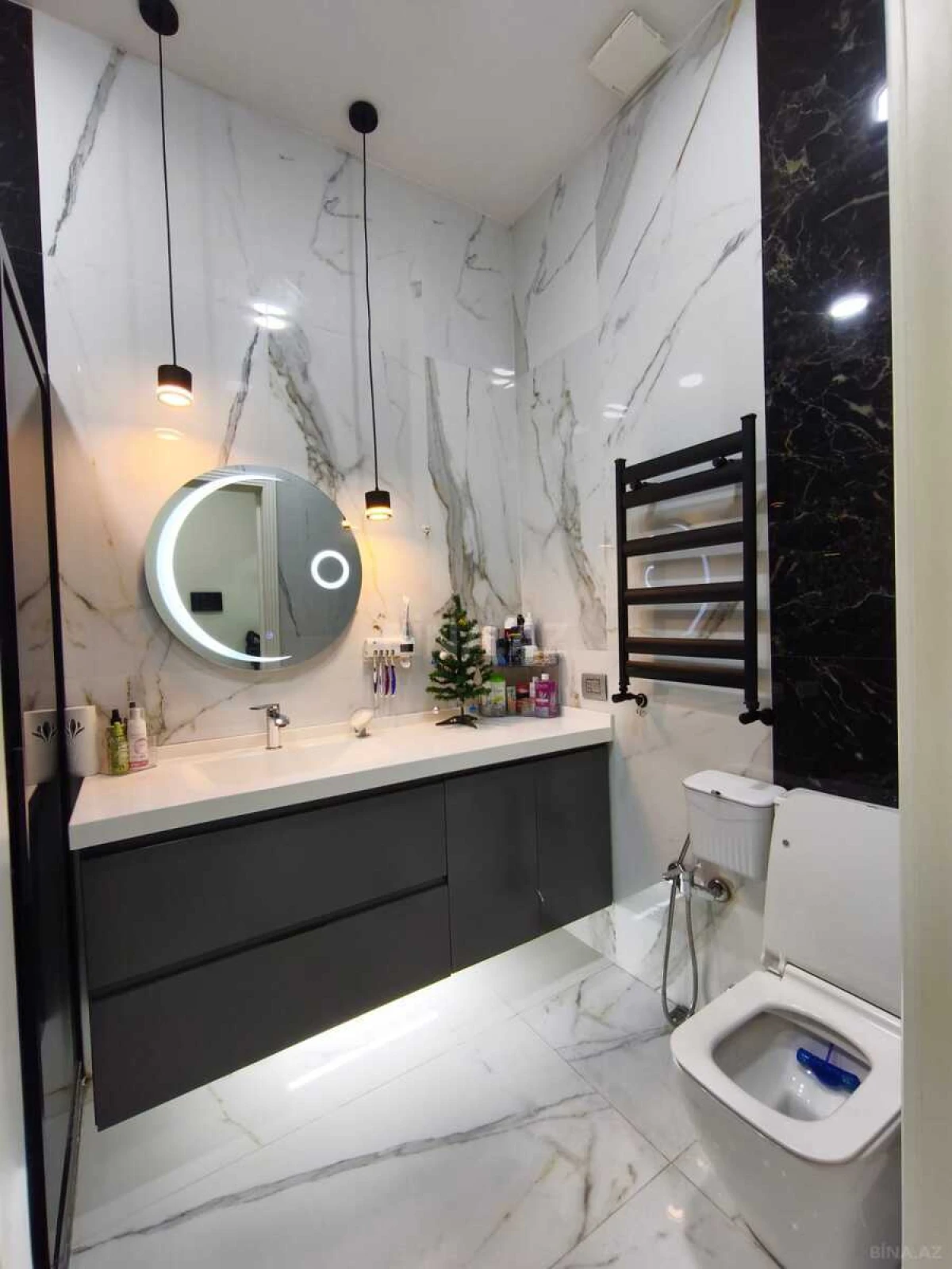 Satılır 3 otaqlı mənzil 97 m²