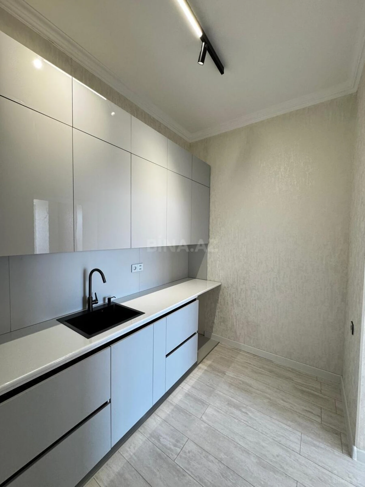 Kirayə verilir 2 otaqlı mənzil 65 m²