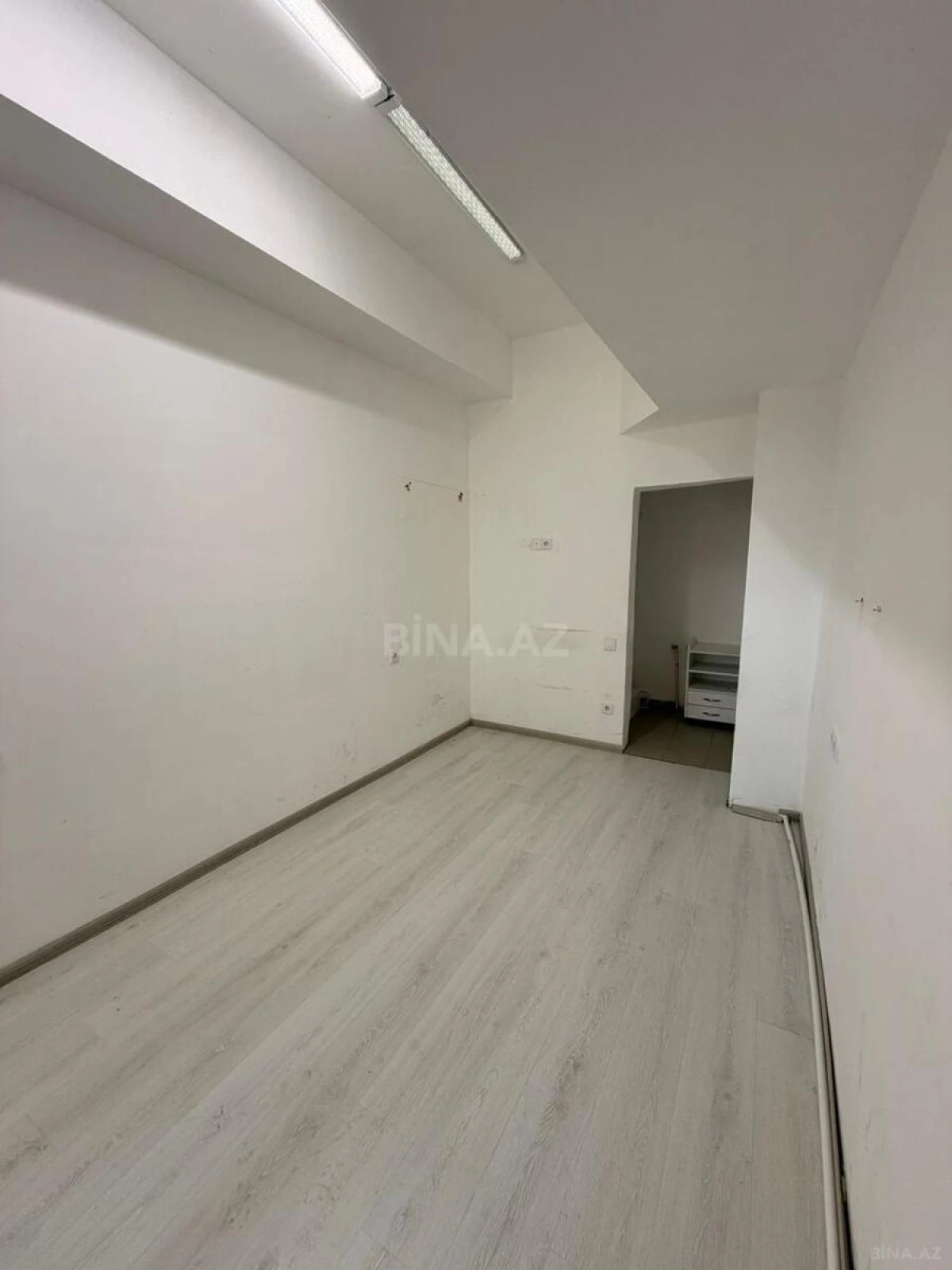 Kirayə verilir 1 otaqlı ofis 18 m²