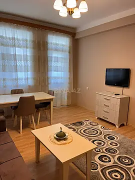 Kirayə verilir 2 otaqlı mənzil 79 m²