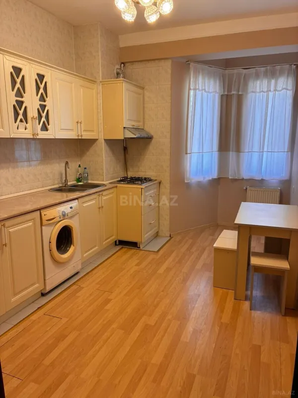 Kirayə verilir 2 otaqlı mənzil 79 m²