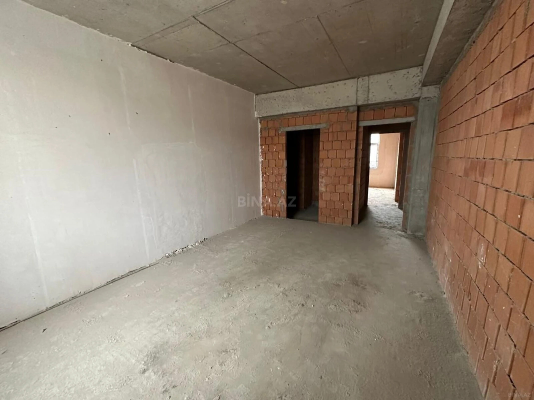 Satılır 4 otaqlı mənzil 157 m²