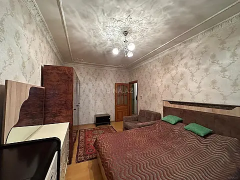 Satılır 4 otaqlı mənzil 90 m²