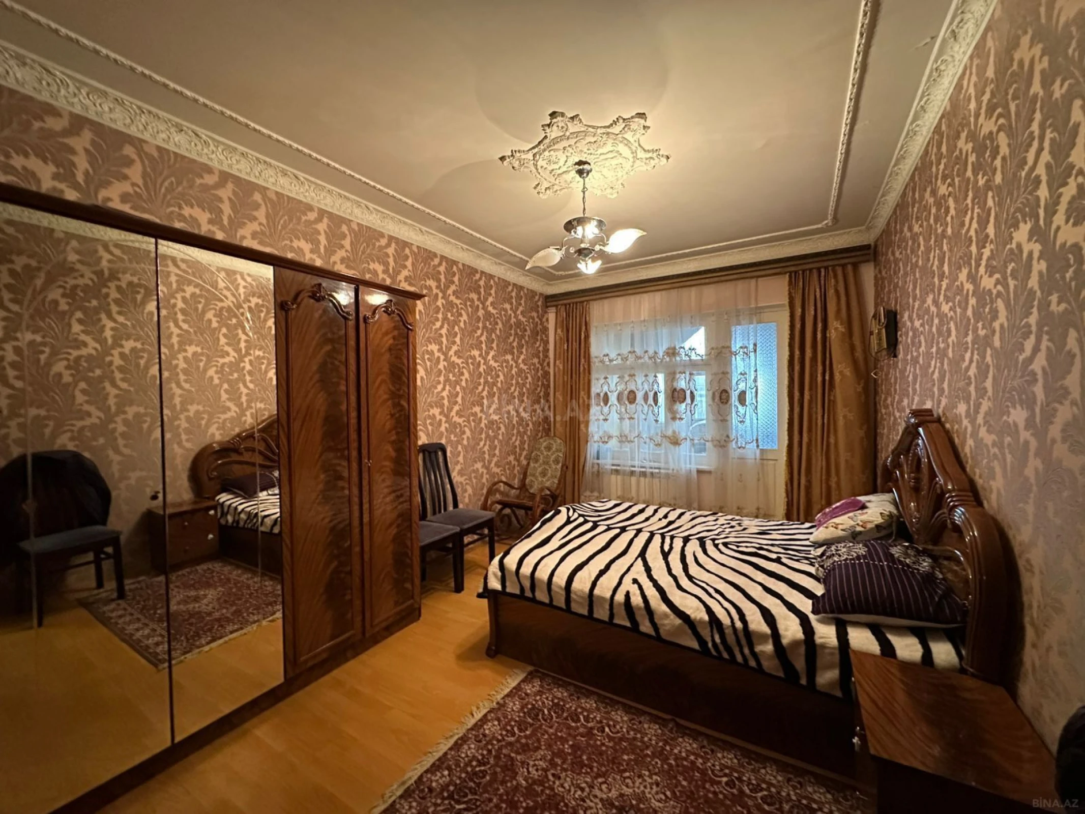 Satılır 4 otaqlı mənzil 90 m²