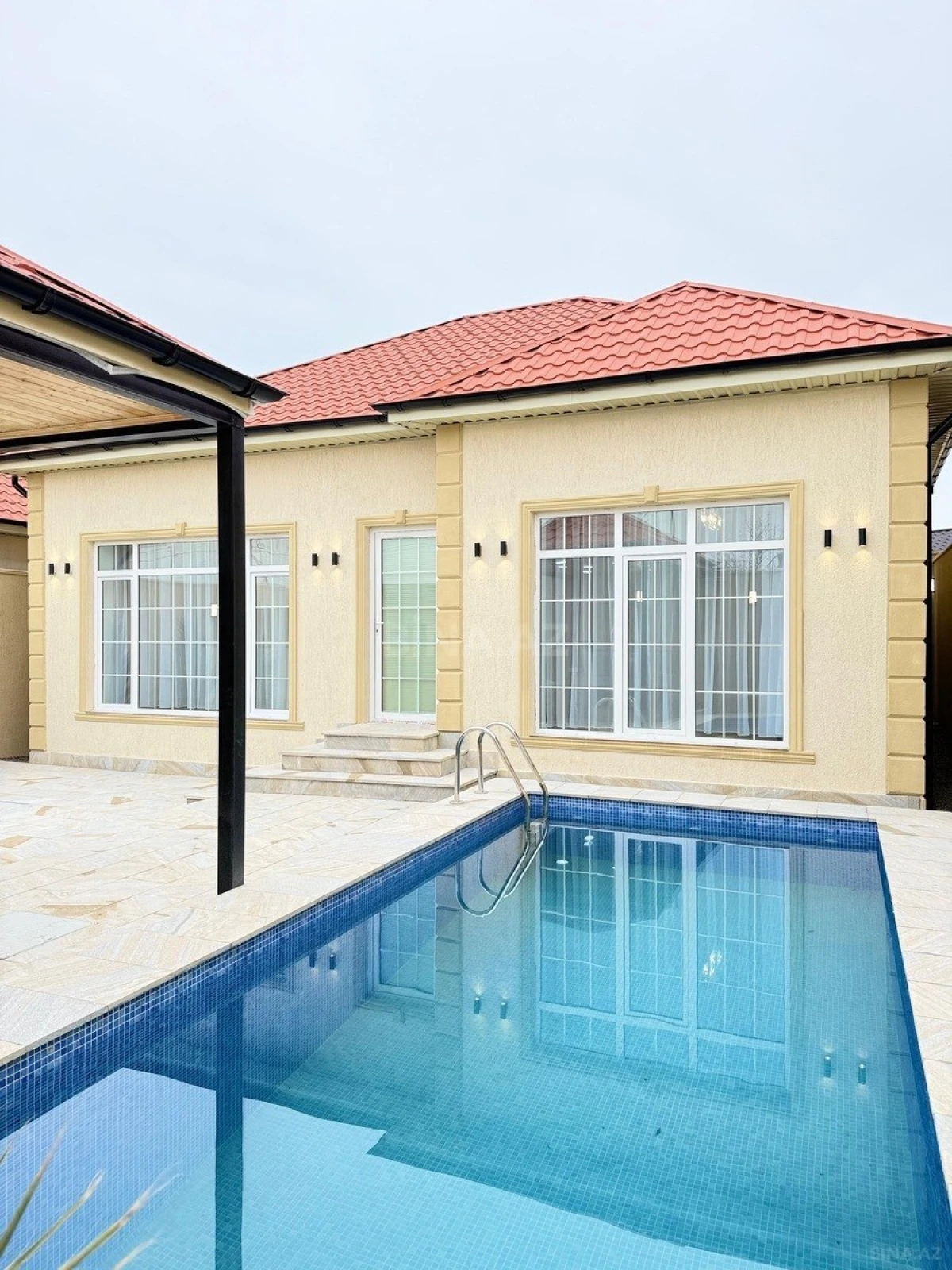 Satılır 4 otaqlı həyət evi 150 m²