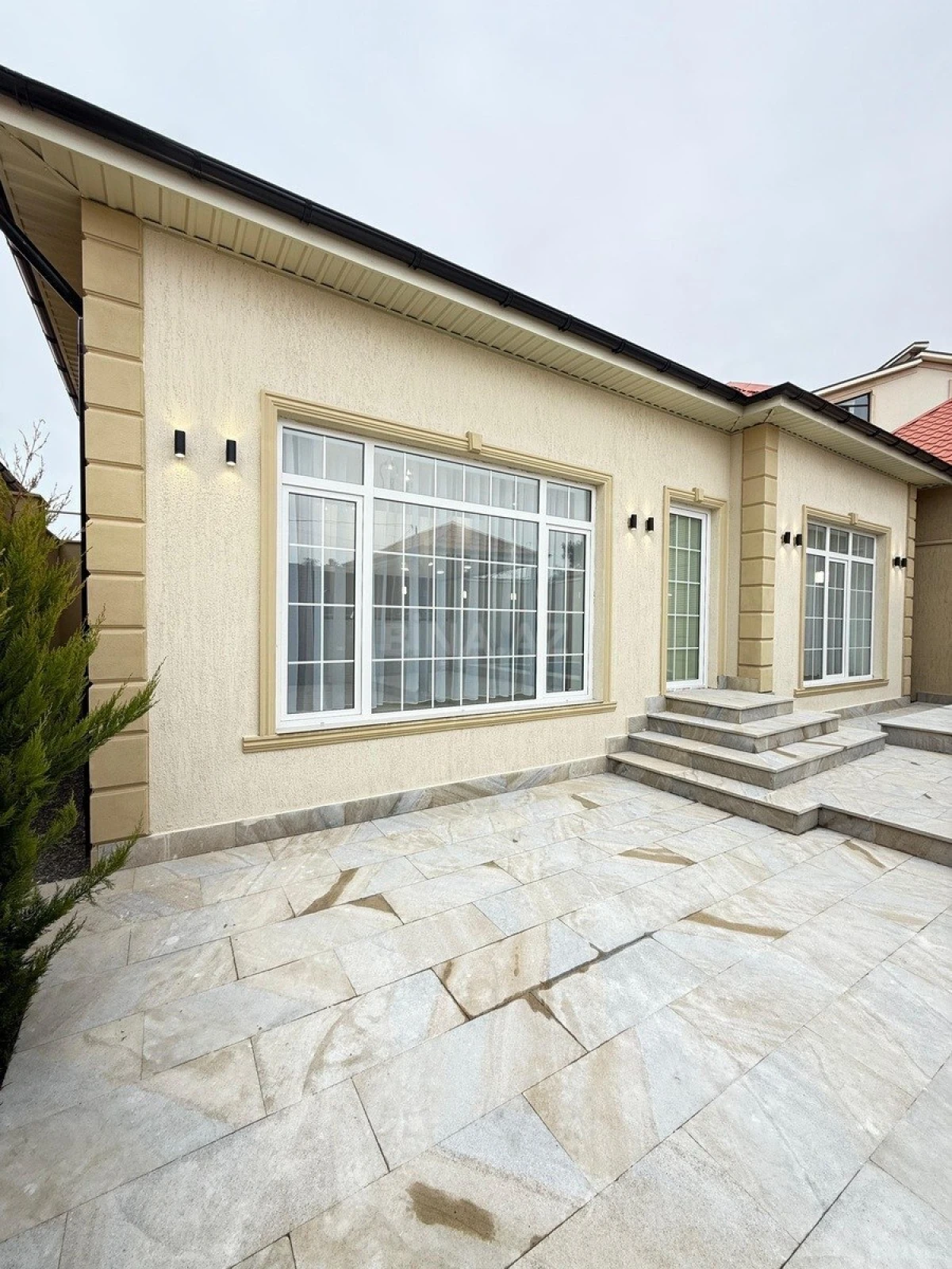 Satılır 4 otaqlı həyət evi 150 m²