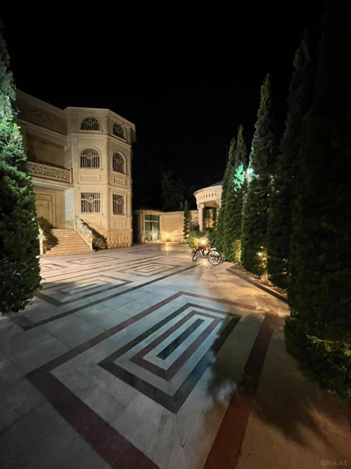 Satılır 7 otaqlı həyət evi 260 m²