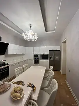 Satılır 7 otaqlı həyət evi 260 m² — Bakı, 8-ci kilometr 7 otaq 260.00 m²