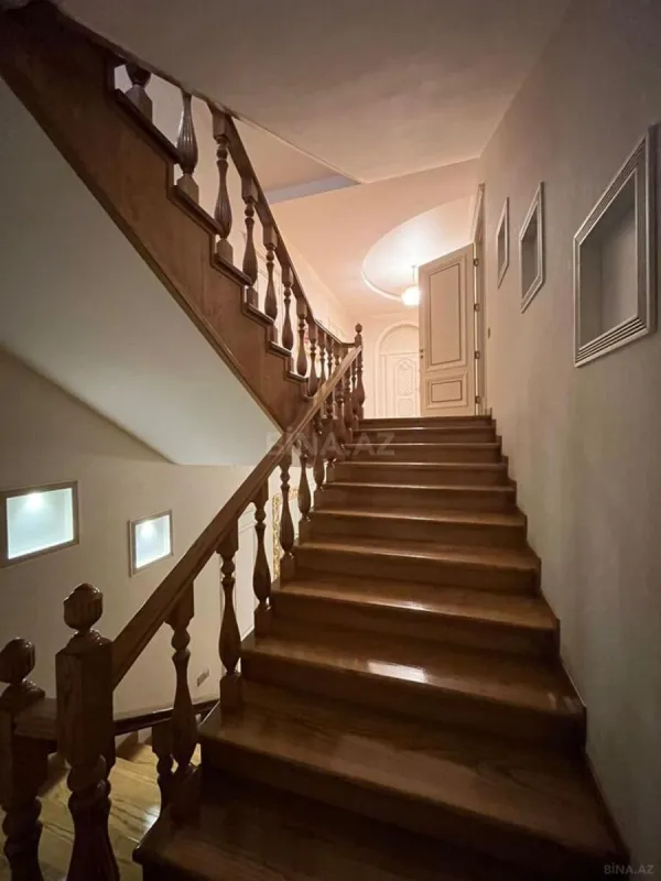 Satılır 7 otaqlı həyət evi 260 m²