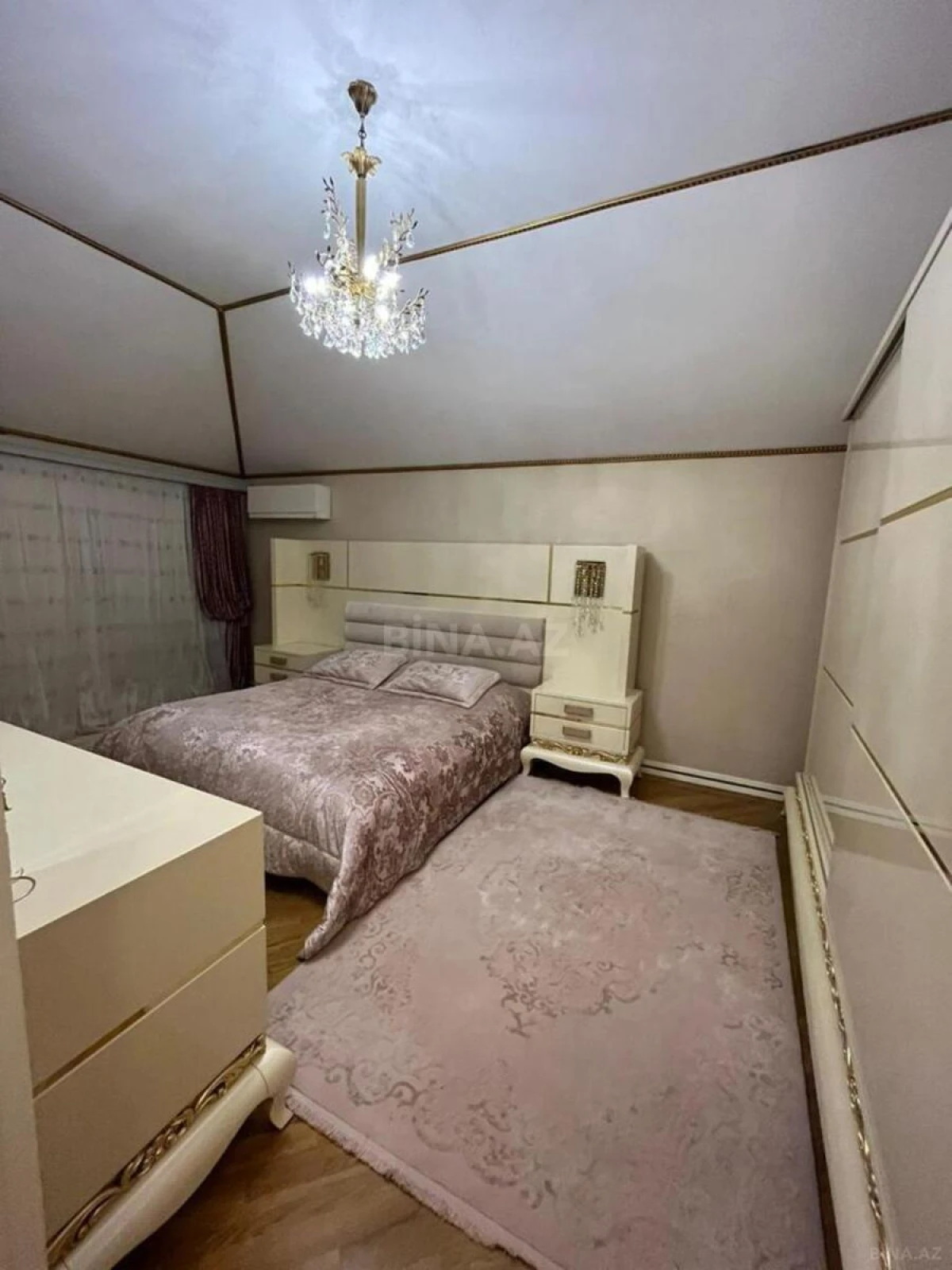 Satılır 7 otaqlı həyət evi 260 m²