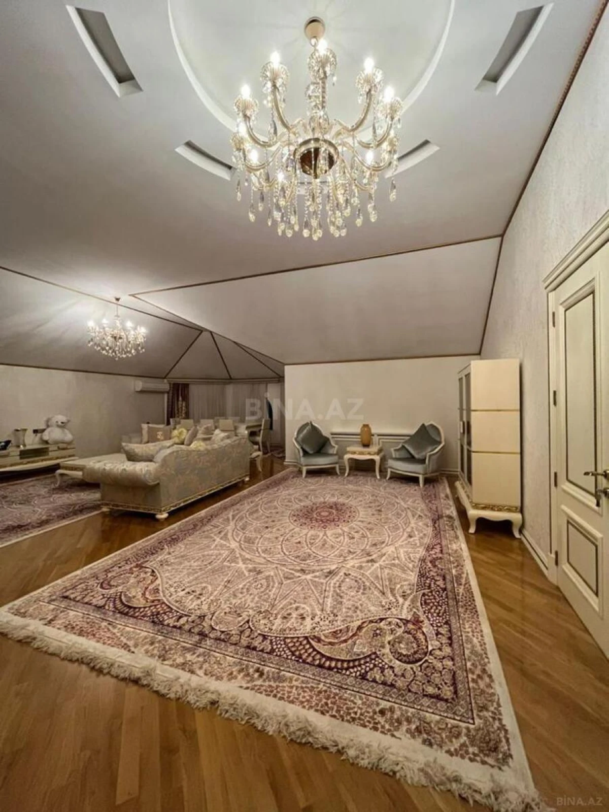 Satılır 7 otaqlı həyət evi 260 m²