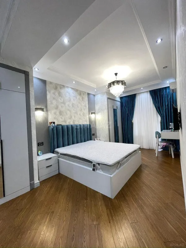 Satılır 4 otaqlı mənzil 185 m²