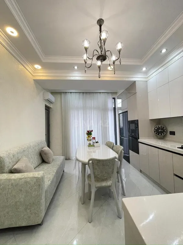 Satılır 4 otaqlı mənzil 185 m²