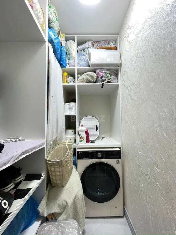 Satılır 4 otaqlı mənzil 185 m²