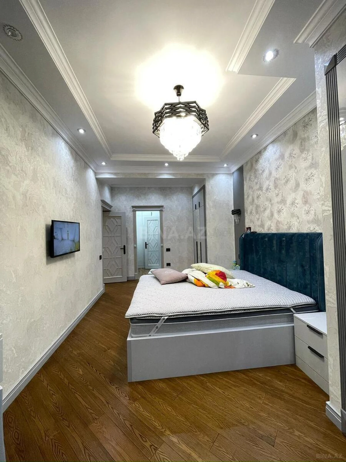 Satılır 4 otaqlı mənzil 185 m²
