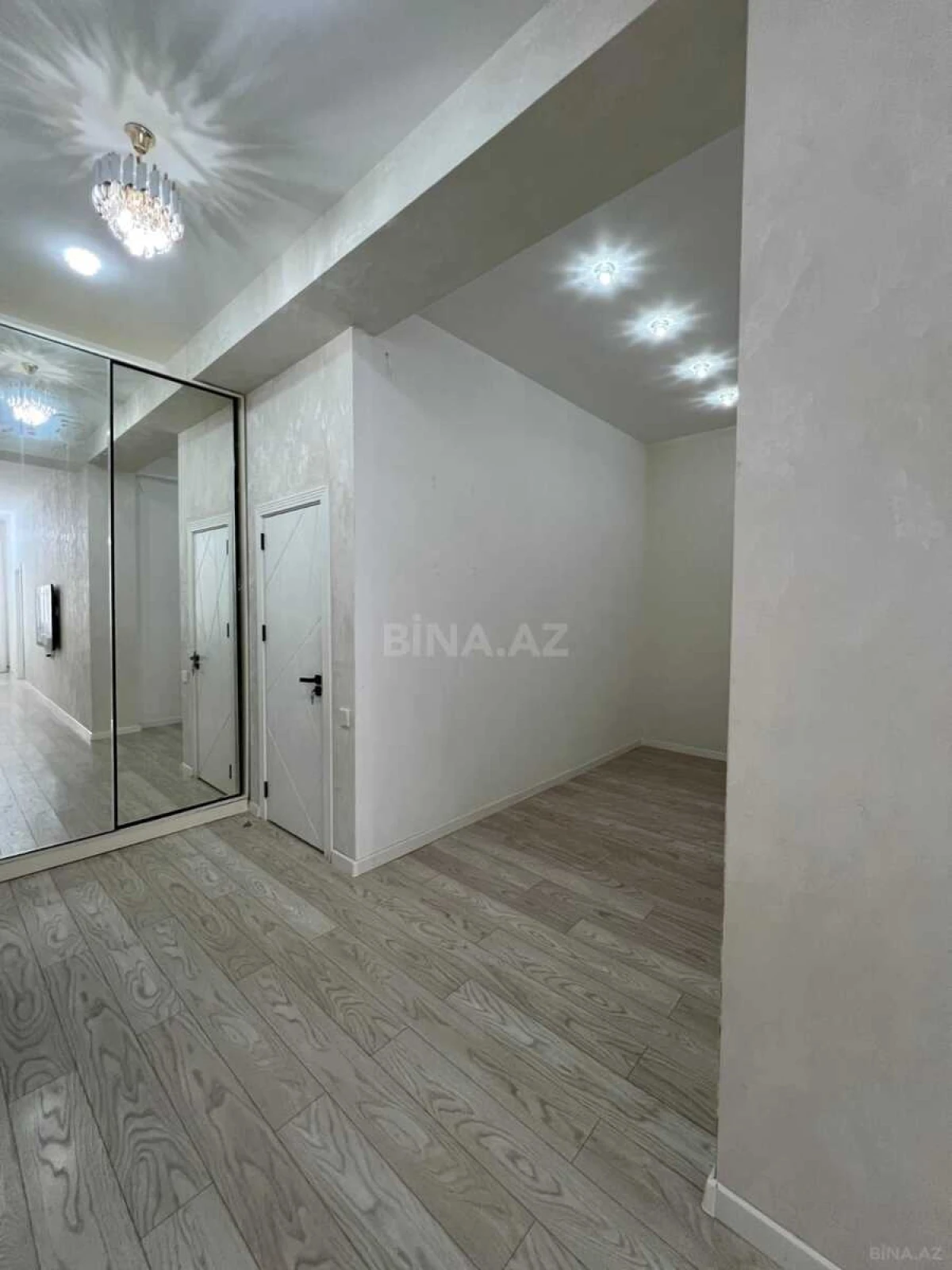 Satılır 3 otaqlı mənzil 79.1 m²