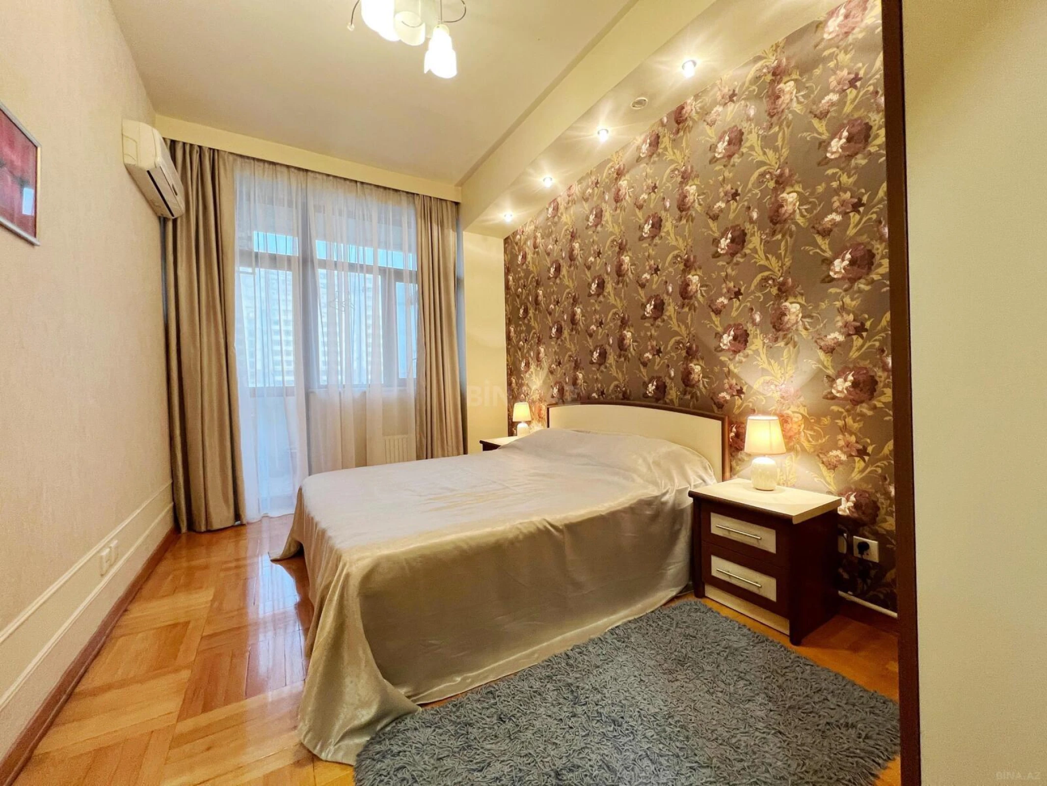 Kirayə verilir 3 otaqlı mənzil 135 m²