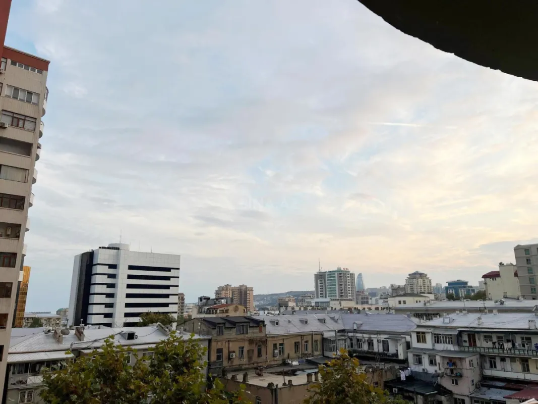 Kirayə verilir 3 otaqlı mənzil 135 m²