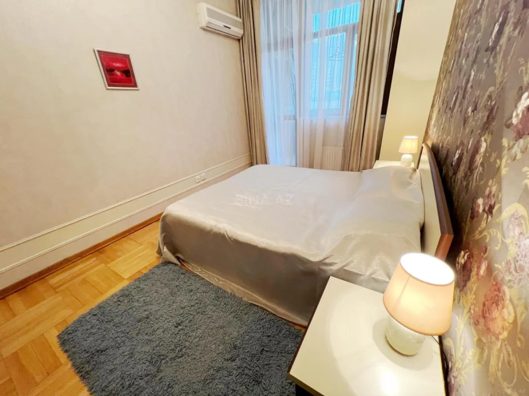 Kirayə verilir 3 otaqlı mənzil 135 m²