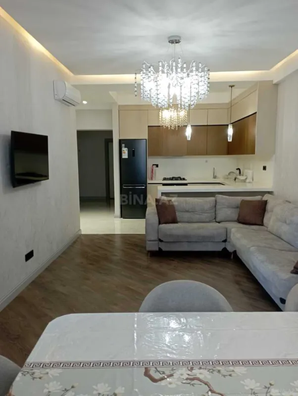 Kirayə verilir 2 otaqlı mənzil 74 m²