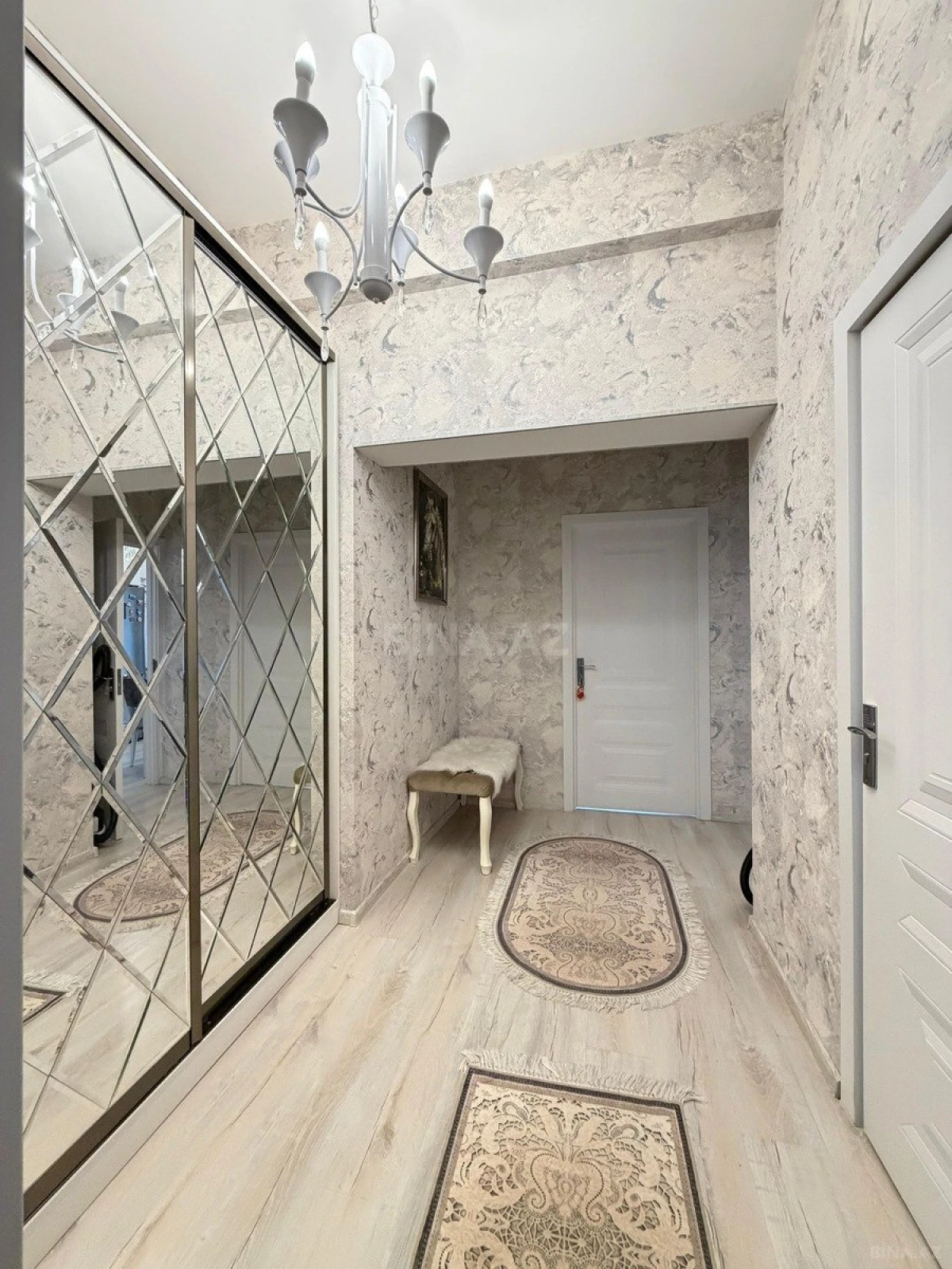 Satılır 2 otaqlı mənzil 43 m²
