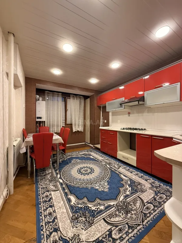 Satılır 2 otaqlı mənzil 70 m²