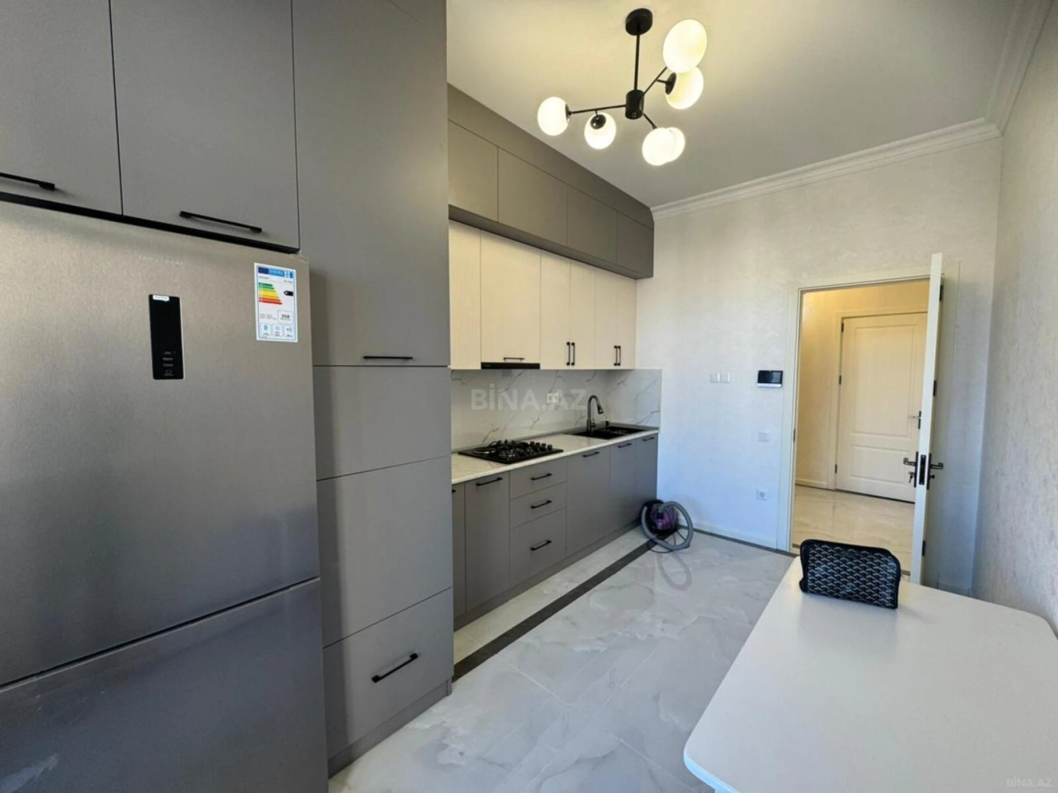 Kirayə verilir 2 otaqlı mənzil 75 m²