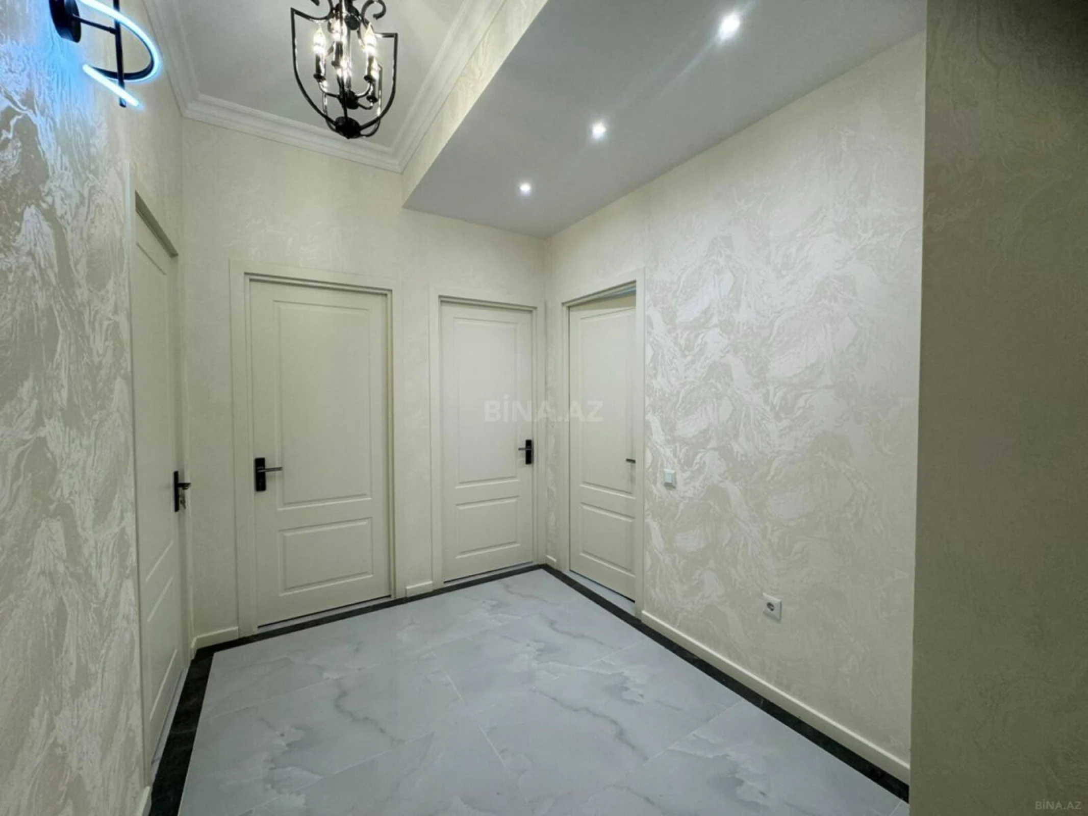 Kirayə verilir 2 otaqlı mənzil 75 m²