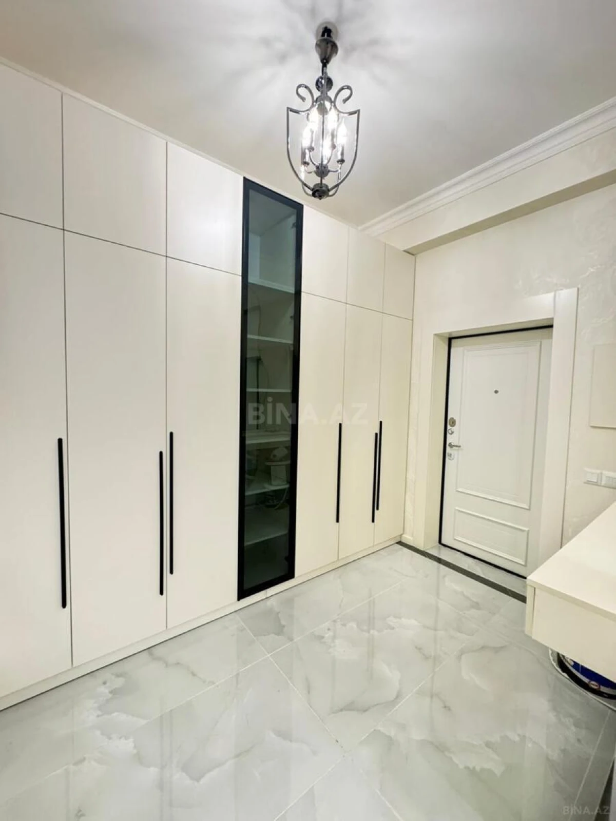 Kirayə verilir 2 otaqlı mənzil 75 m²