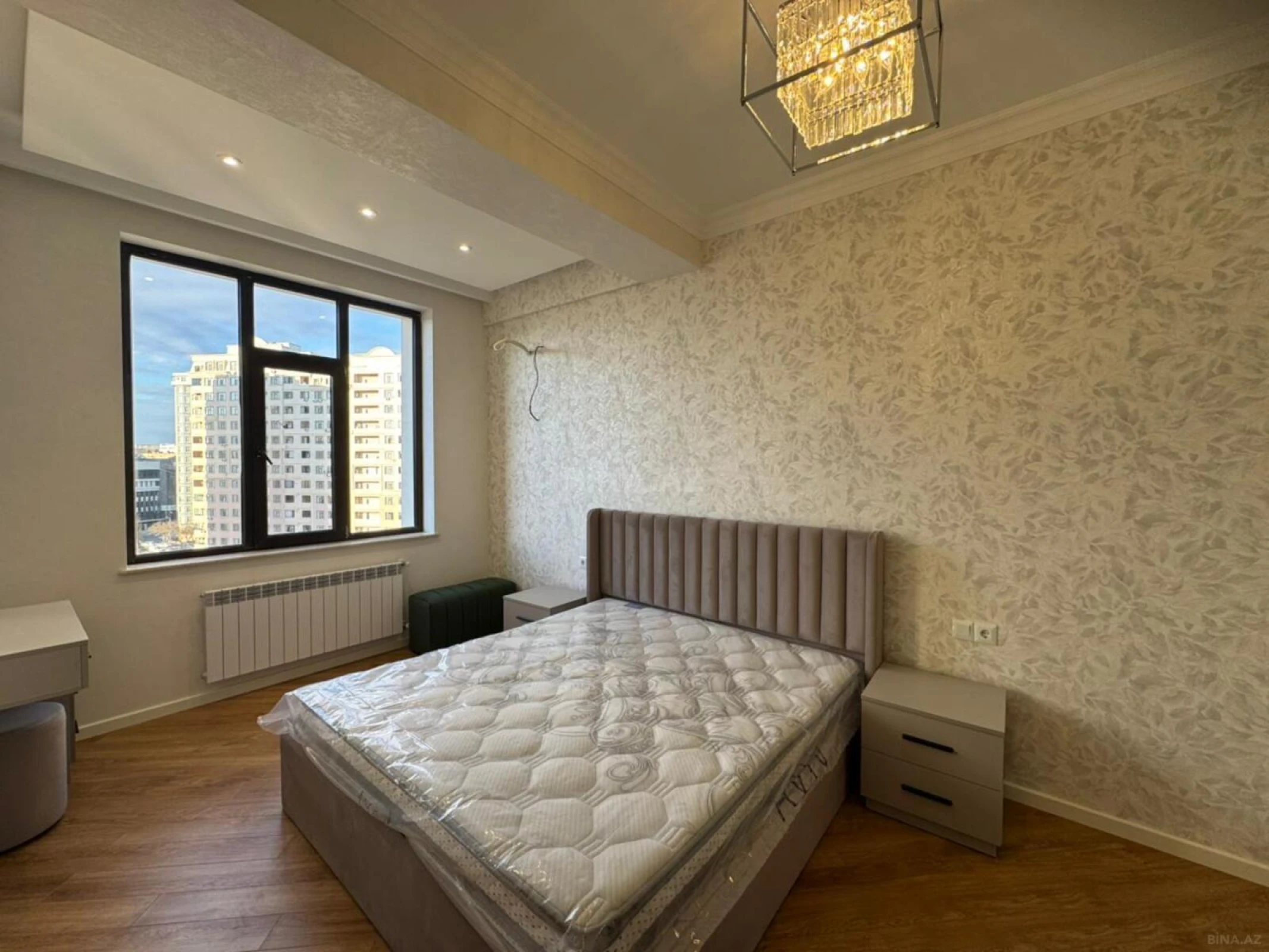 Kirayə verilir 2 otaqlı mənzil 75 m²