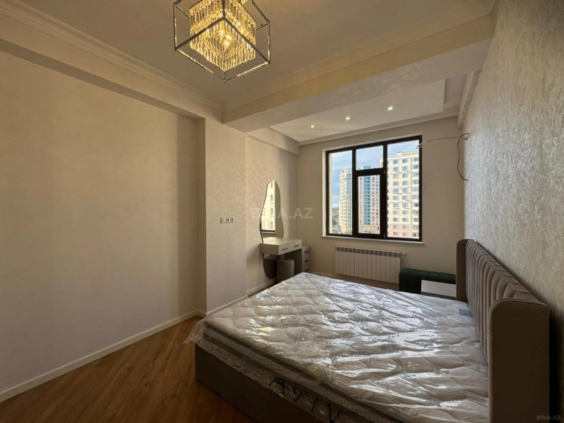 Kirayə verilir 2 otaqlı mənzil 75 m²