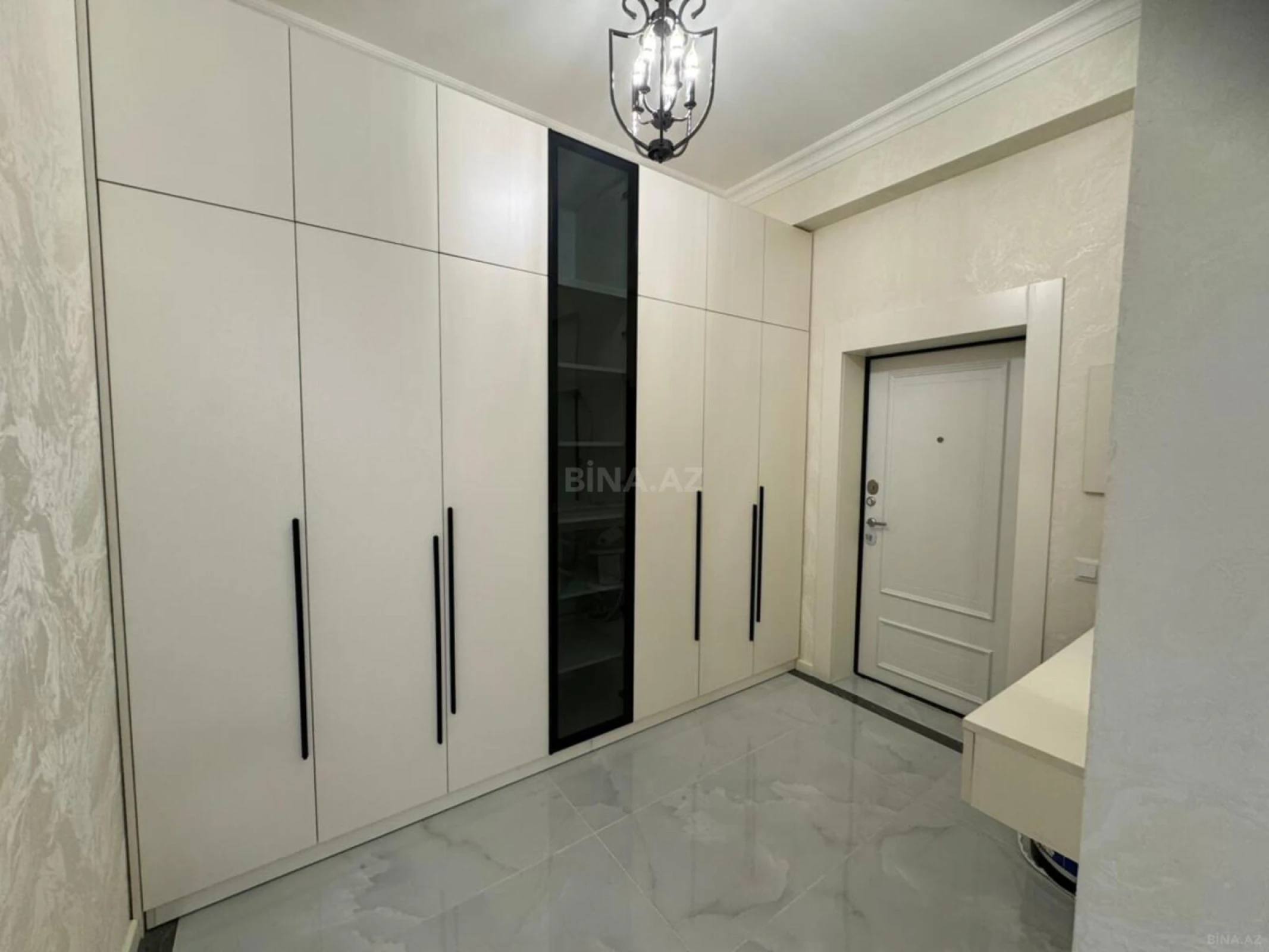 Kirayə verilir 2 otaqlı mənzil 75 m²