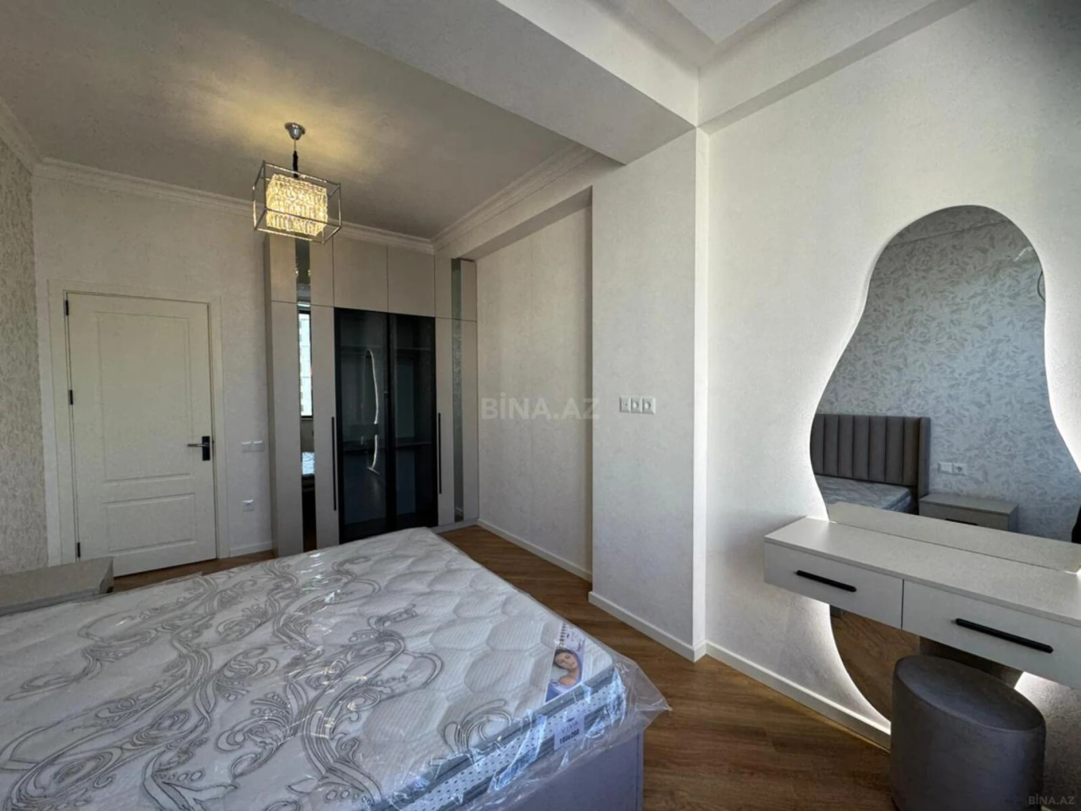 Kirayə verilir 2 otaqlı mənzil 75 m²