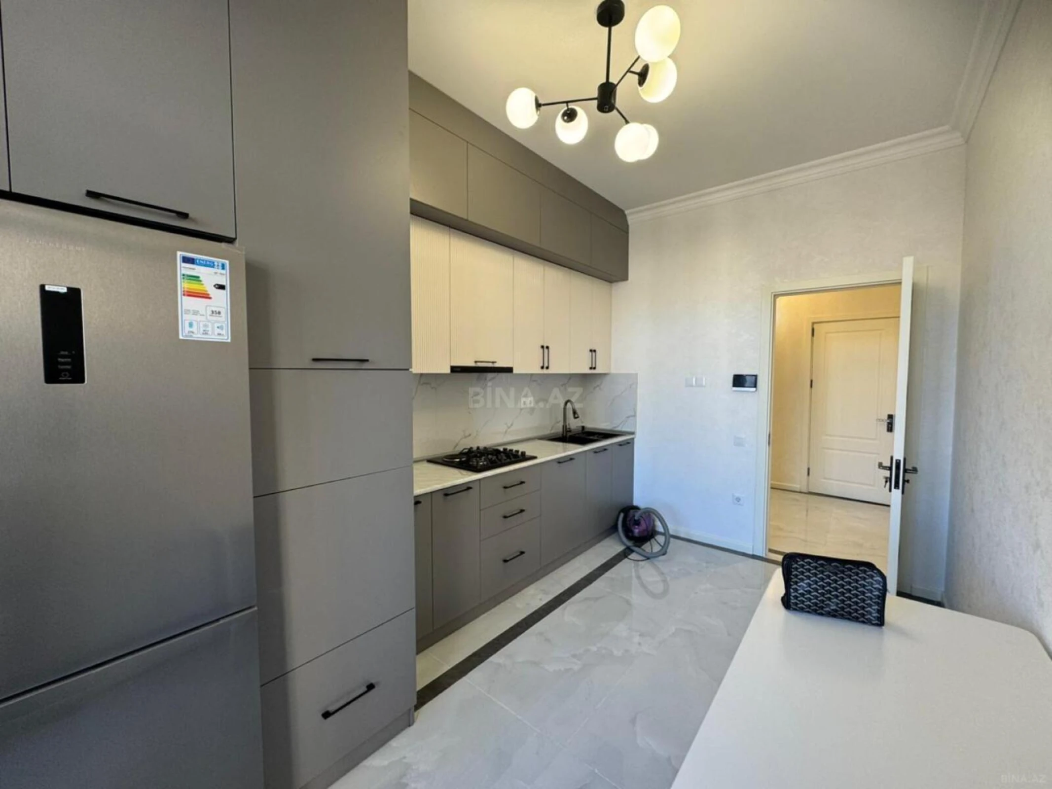 Kirayə verilir 2 otaqlı mənzil 75 m²