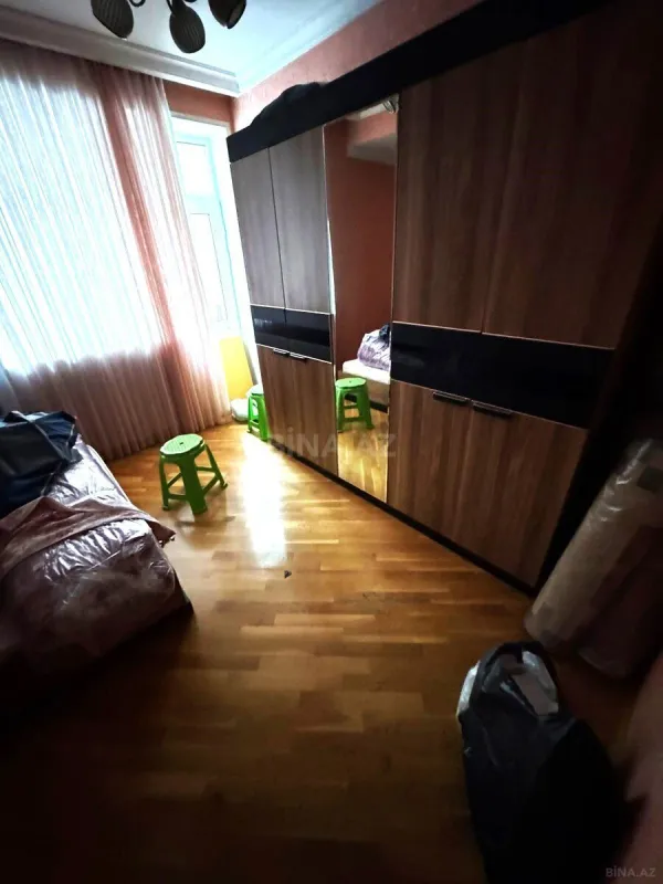 Kirayə verilir 4 otaqlı mənzil 120 m²