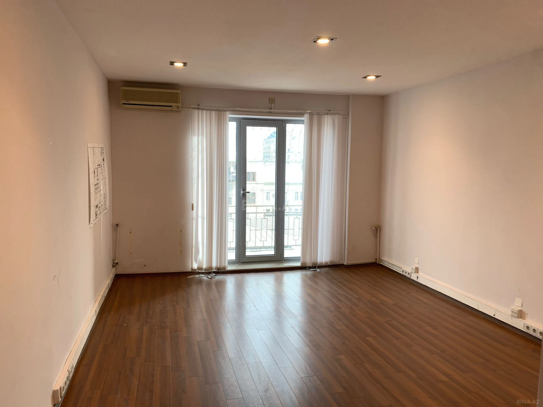 Satılır 3 otaqlı mənzil 97 m²