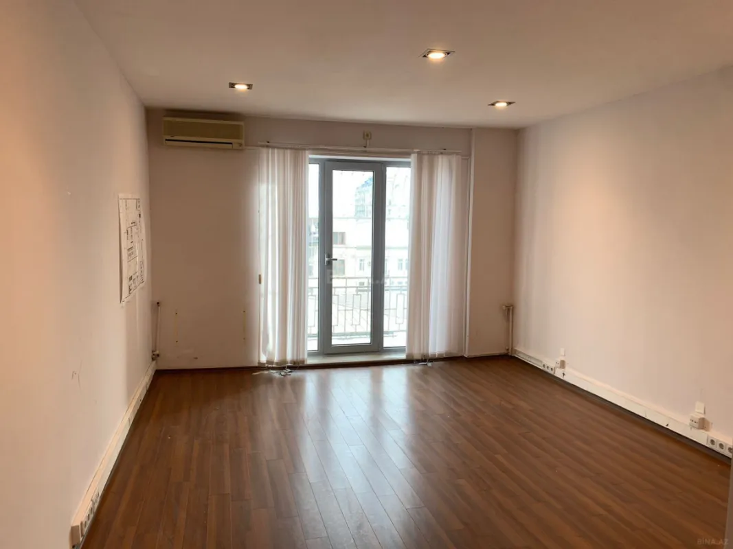 Satılır 3 otaqlı mənzil 97 m²