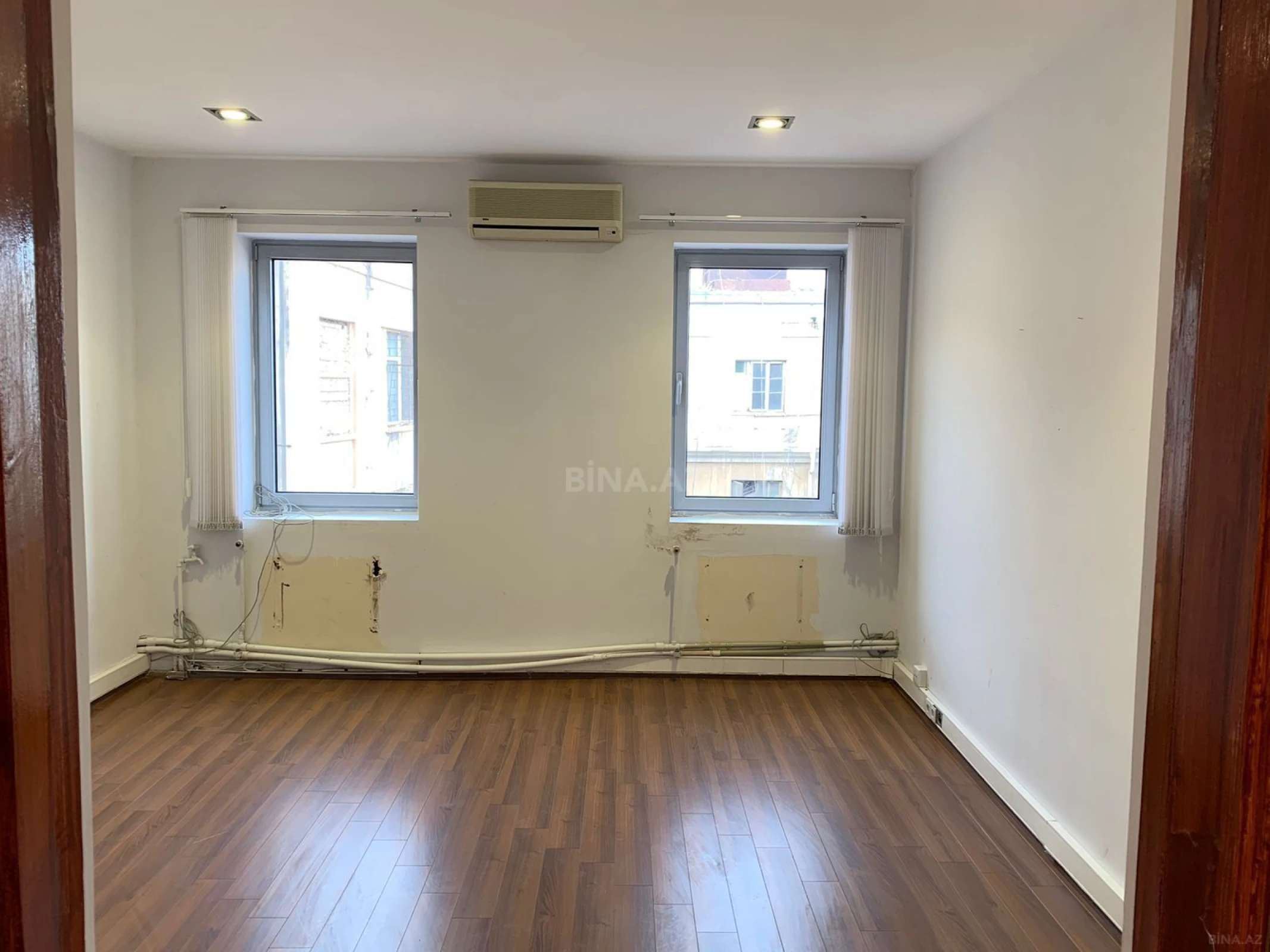 Satılır 3 otaqlı mənzil 97 m²