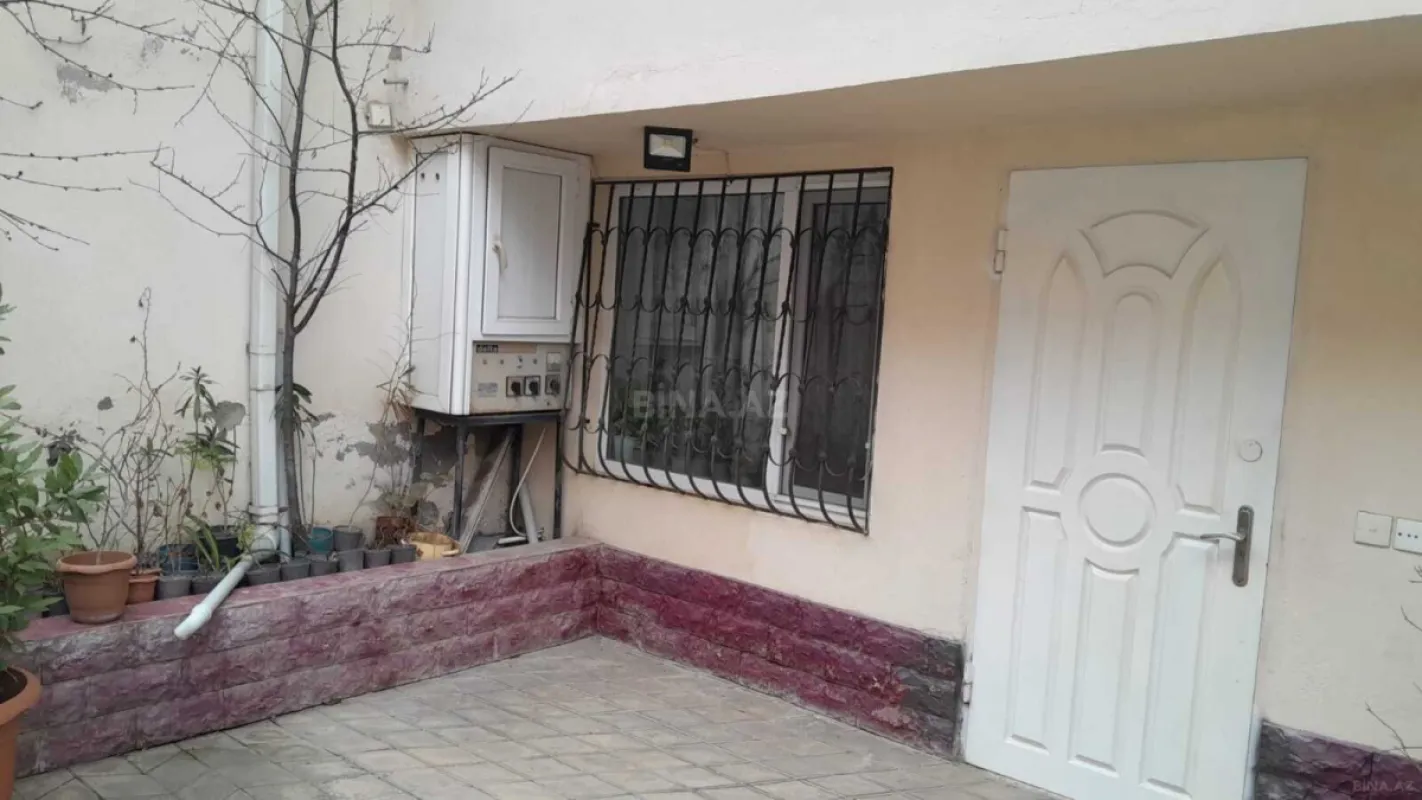 Satılır 6 otaqlı həyət evi 420 m²