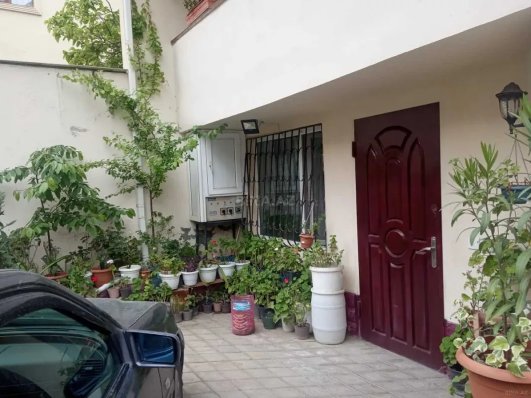Satılır 6 otaqlı həyət evi 420 m²