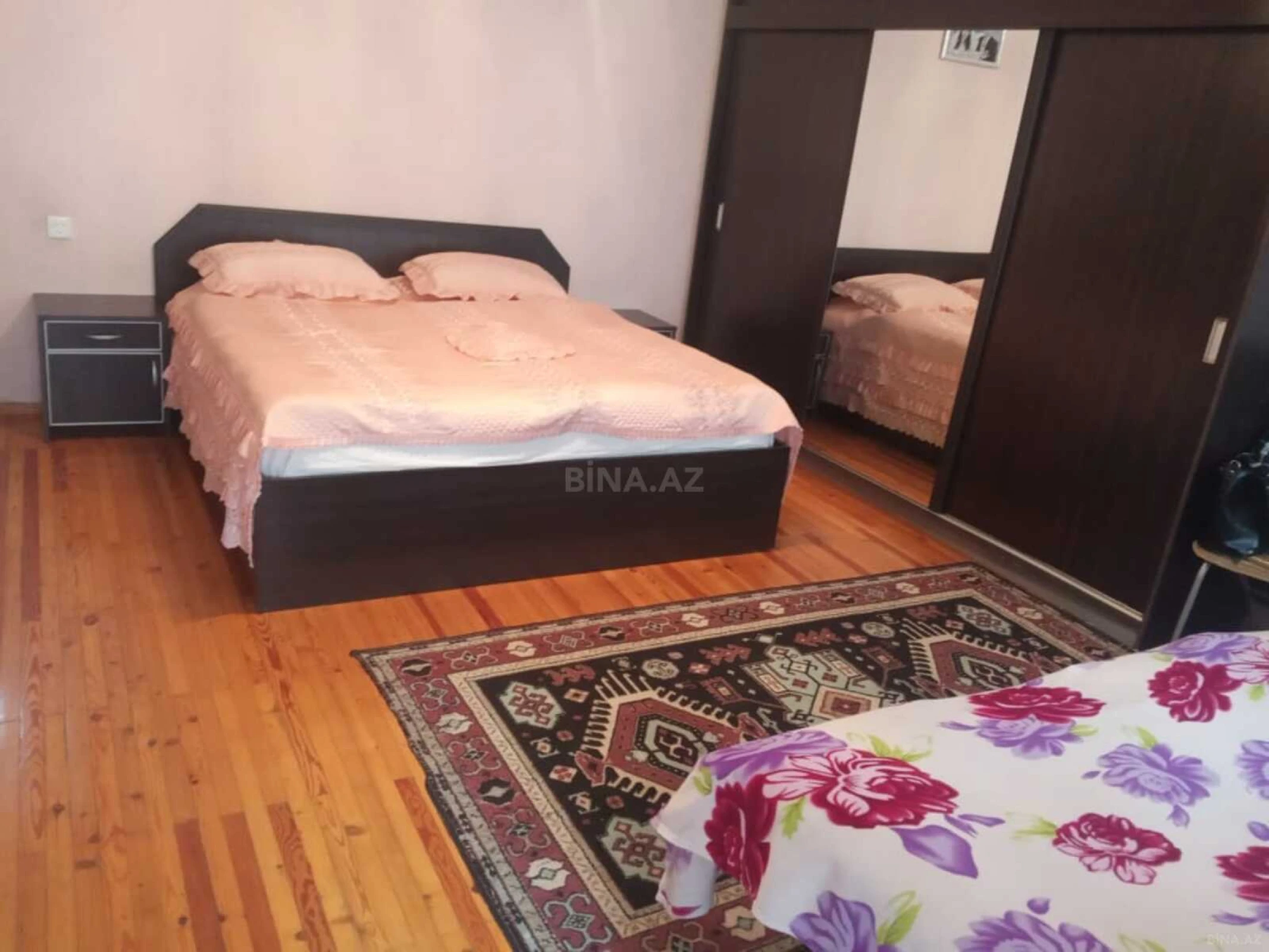 Satılır 6 otaqlı həyət evi 420 m²