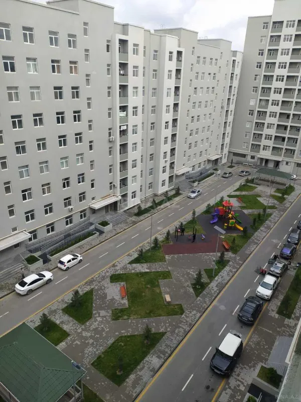 Satılır 4 otaqlı mənzil 100 m²