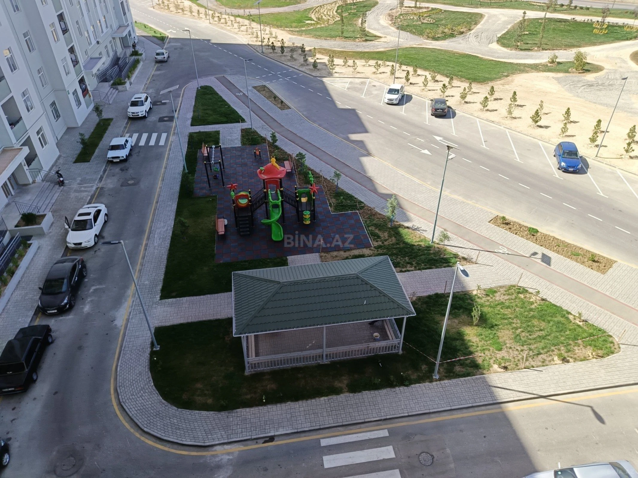 Satılır 4 otaqlı mənzil 100 m²