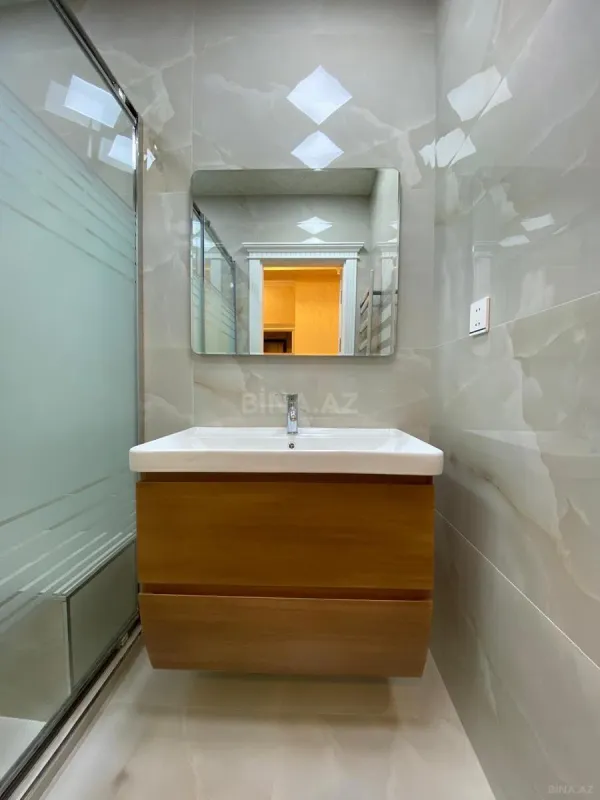 Kirayə verilir 2 otaqlı mənzil 90 m²