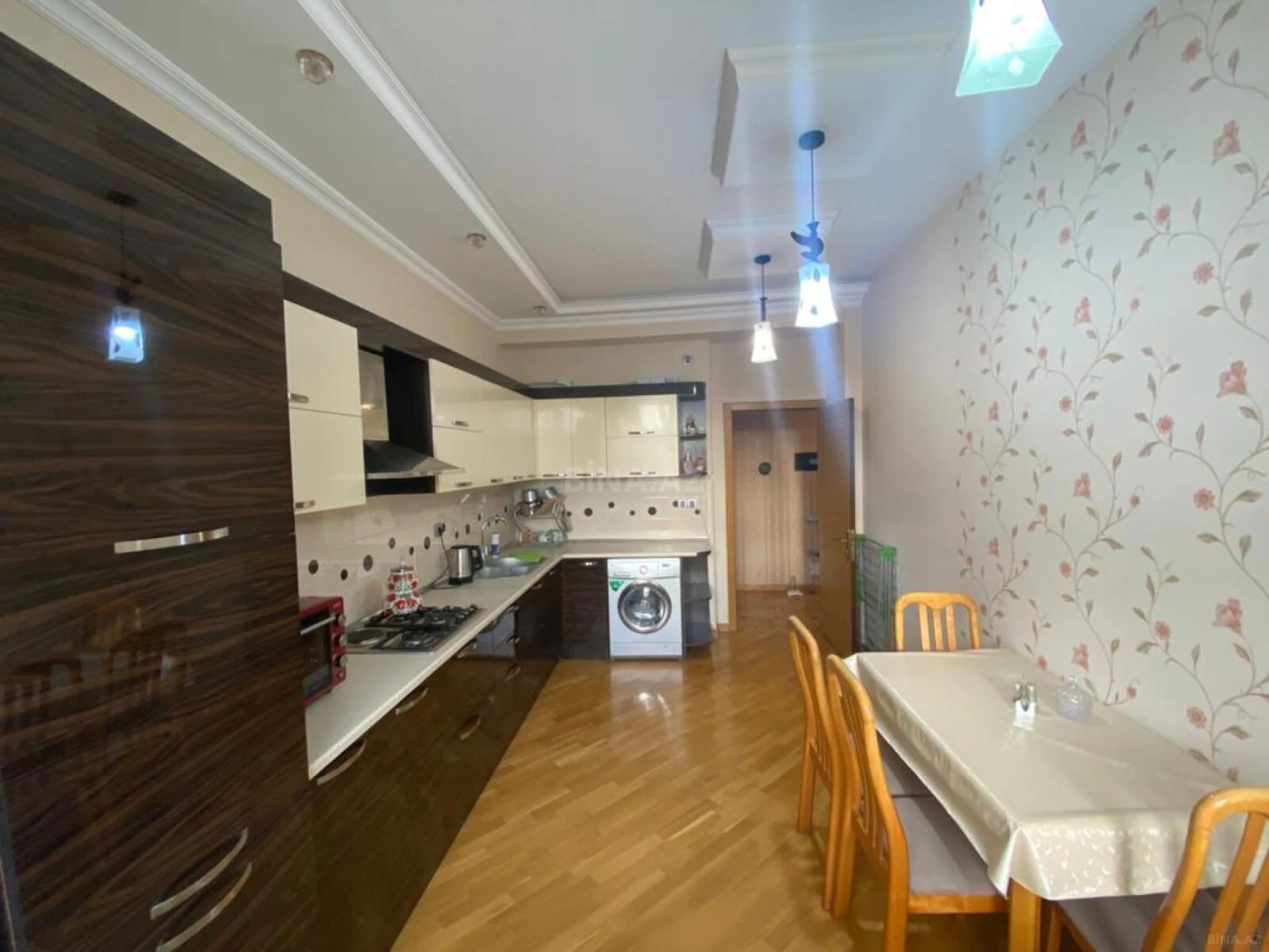 Kirayə verilir 2 otaqlı mənzil 90 m²