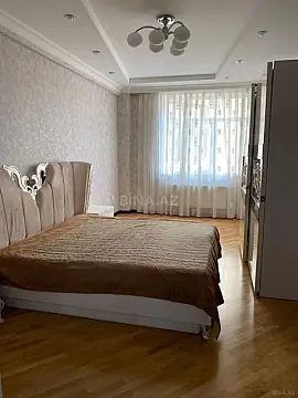 Kirayə verilir 2 otaqlı mənzil 90 m²