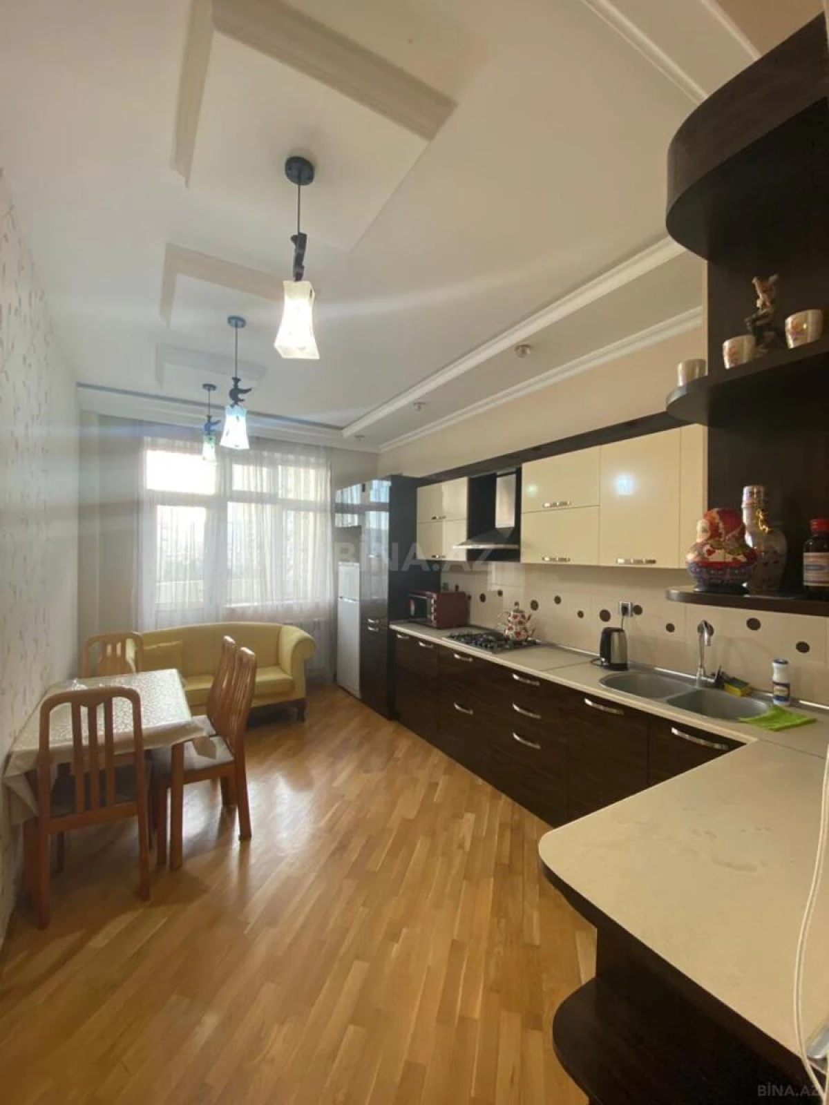 Kirayə verilir 2 otaqlı mənzil 90 m²